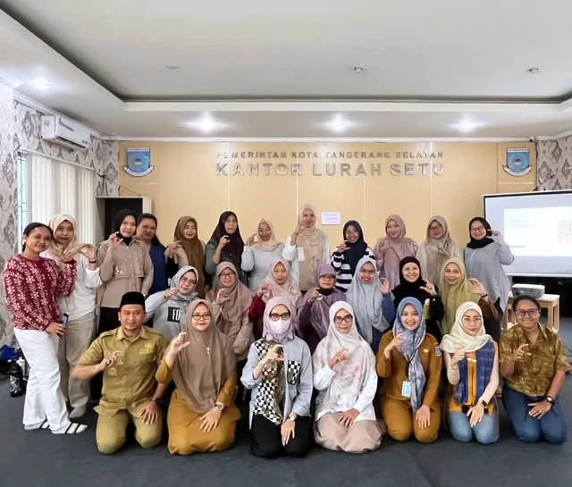 Dokumentasi kegiatan ecoprint bersama komunitas di Kelurahan Setu